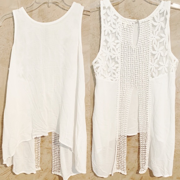 Monteau Tops - 🎀 Monteau Los Angeles Ivory Open Back Lace Top